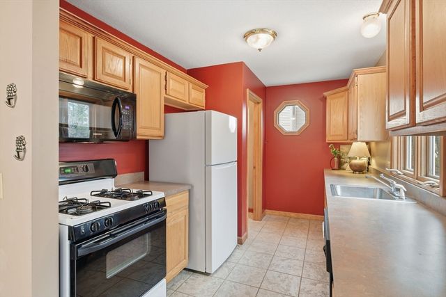 35 Lemnos Lane, Springfield, MA 01119