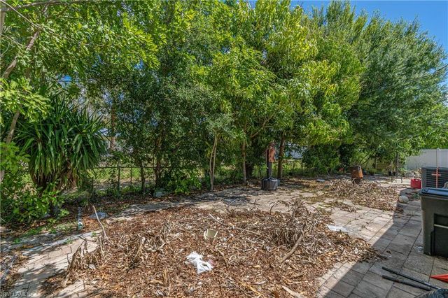 990 Jasmine ST, North Fort Myers, FL 33903