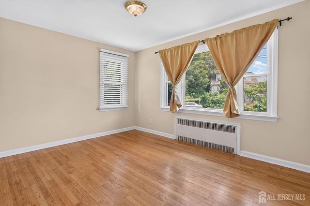 952 Cranbury Cross Road, North Brunswick, NJ 08902