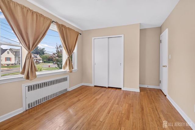 952 Cranbury Cross Road, North Brunswick, NJ 08902