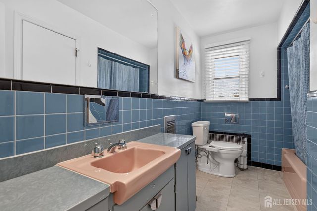 952 Cranbury Cross Road, North Brunswick, NJ 08902