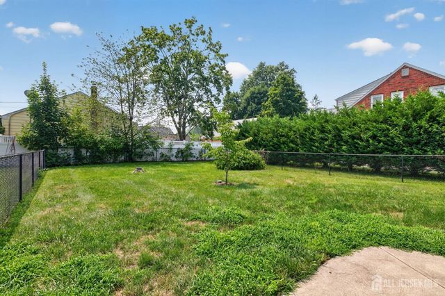 952 Cranbury Cross Road, North Brunswick, NJ 08902