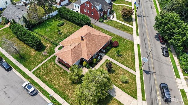 952 Cranbury Cross Road, North Brunswick, NJ 08902