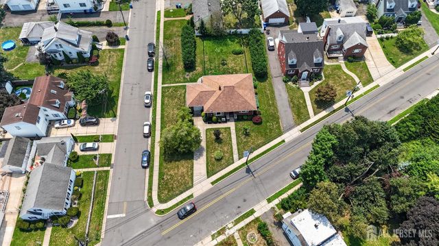 952 Cranbury Cross Road, North Brunswick, NJ 08902