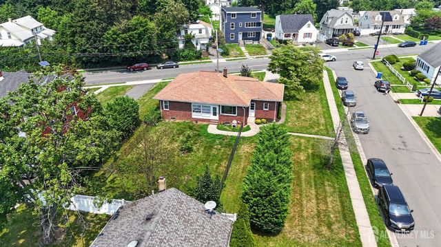 952 Cranbury Cross Road, North Brunswick, NJ 08902