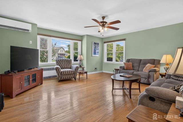 952 Cranbury Cross Road, North Brunswick, NJ 08902