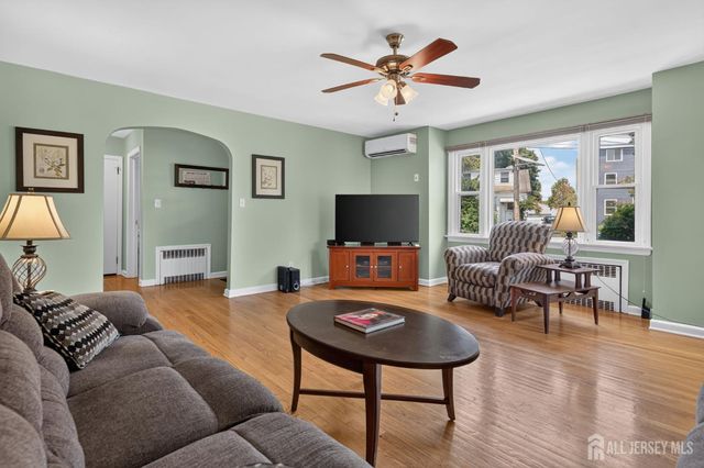 952 Cranbury Cross Road, North Brunswick, NJ 08902