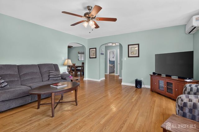 952 Cranbury Cross Road, North Brunswick, NJ 08902