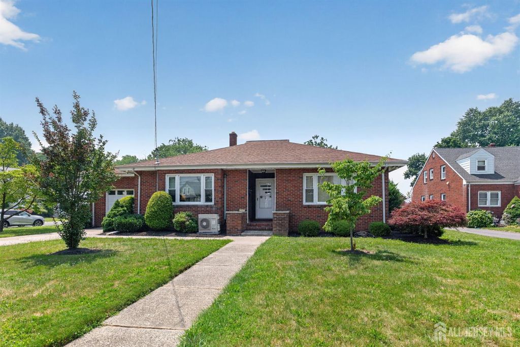 952 Cranbury Cross Road, North Brunswick, NJ 08902