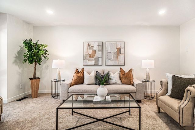 654 Greenhills Drive, Ann Arbor, MI 48105