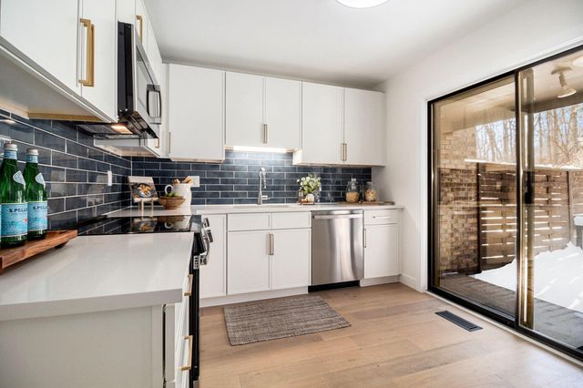 654 Greenhills Drive, Ann Arbor, MI 48105