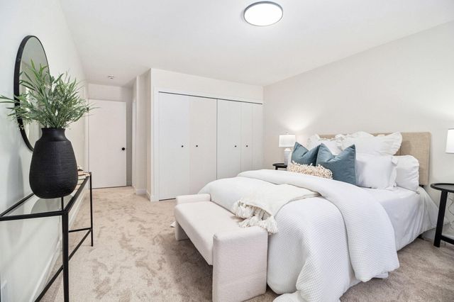 654 Greenhills Drive, Ann Arbor, MI 48105