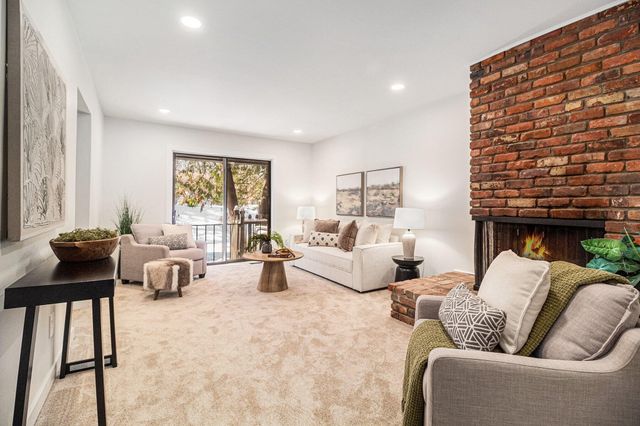 654 Greenhills Drive, Ann Arbor, MI 48105