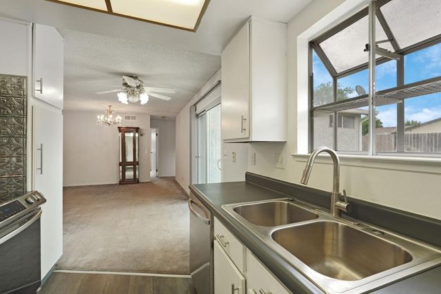 6304 Sky Vista Ct, Citrus Heights, CA 95621