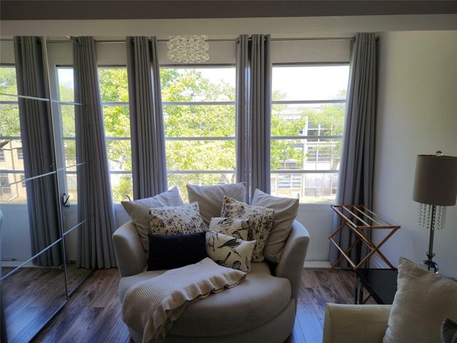 301 Cambridge Road 301, Hollywood, FL 33024