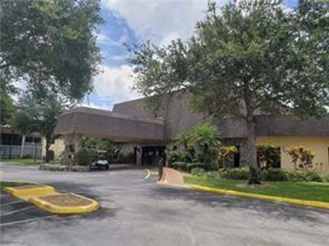 301 Cambridge Road 301, Hollywood, FL 33024