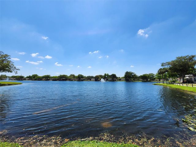 301 Cambridge Road 301, Hollywood, FL 33024