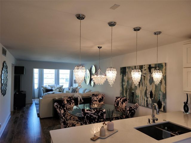 301 Cambridge Road 301, Hollywood, FL 33024