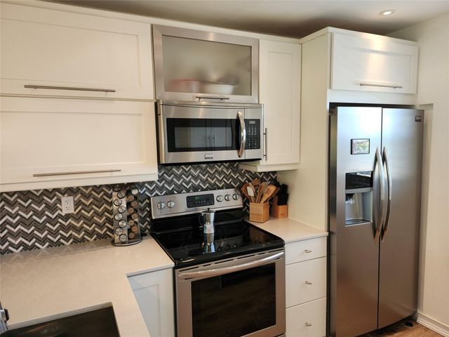 301 Cambridge Road 301, Hollywood, FL 33024