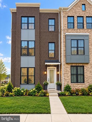 42086 PICASSO SQ, Brambleton, VA 20148
