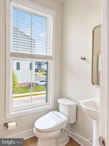42086 PICASSO SQ, Brambleton, VA 20148
