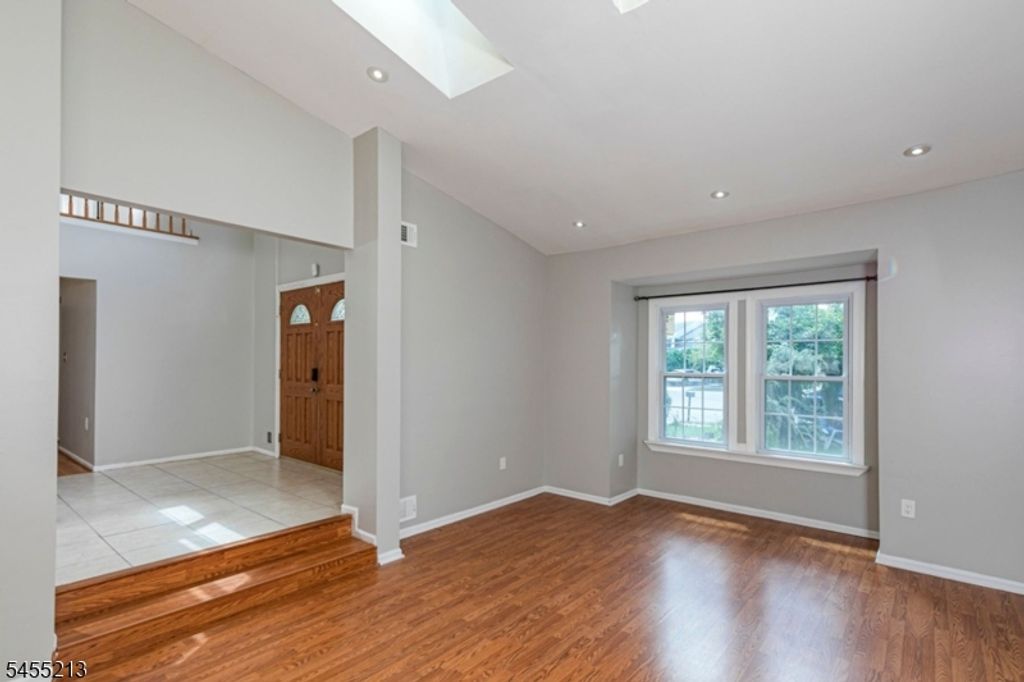 9 Chipwood Ln, North Brunswick Twp., NJ 08902 — photo 5