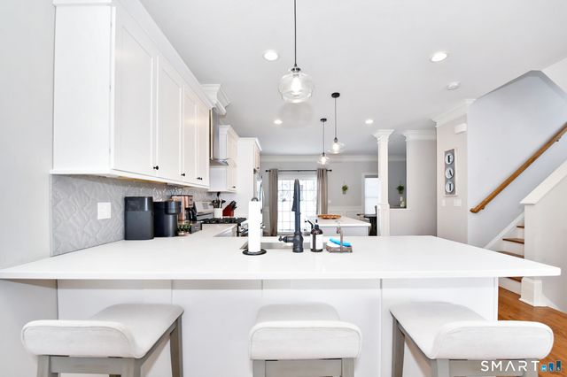 500 River Road 3, Shelton, CT 06484