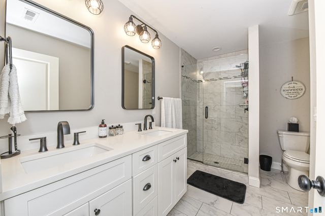 500 River Road 3, Shelton, CT 06484