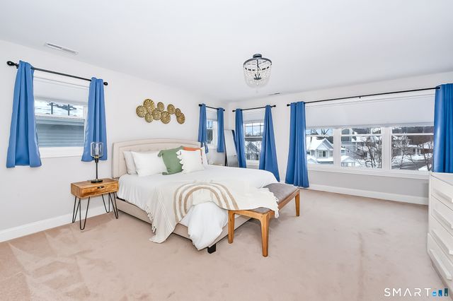 500 River Road 3, Shelton, CT 06484