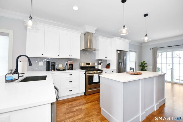 500 River Road 3, Shelton, CT 06484