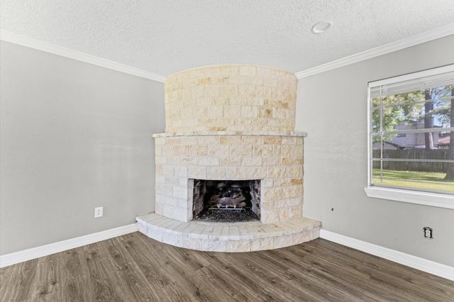 2702 Crowell Lane, Baytown, TX 77521