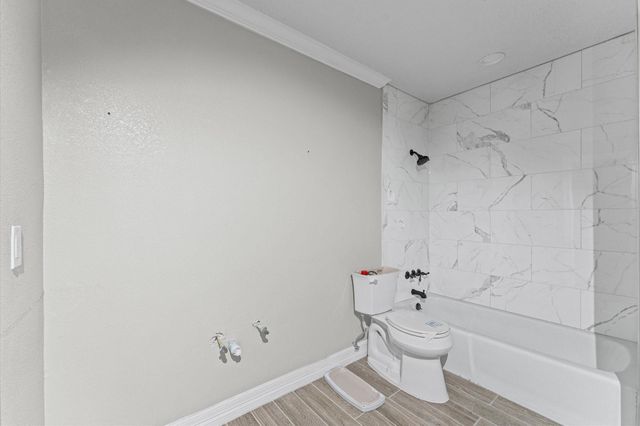 2702 Crowell Lane, Baytown, TX 77521