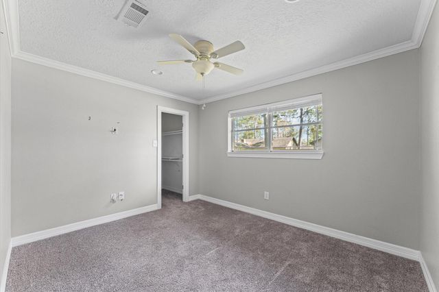 2702 Crowell Lane, Baytown, TX 77521