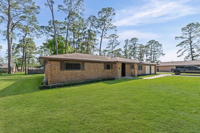 2702 Crowell Lane, Baytown, TX 77521