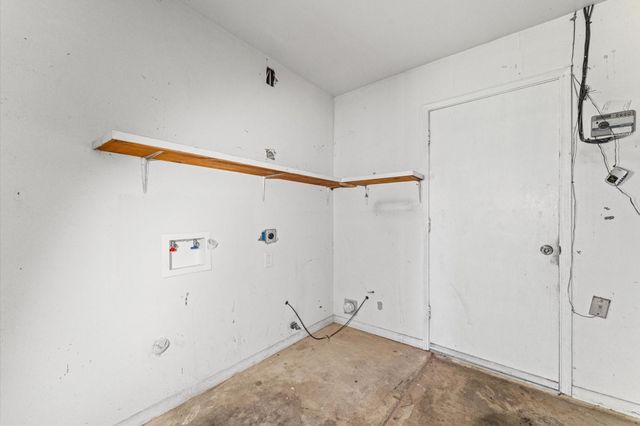 2702 Crowell Lane, Baytown, TX 77521