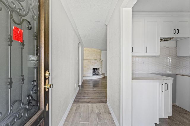 2702 Crowell Lane, Baytown, TX 77521