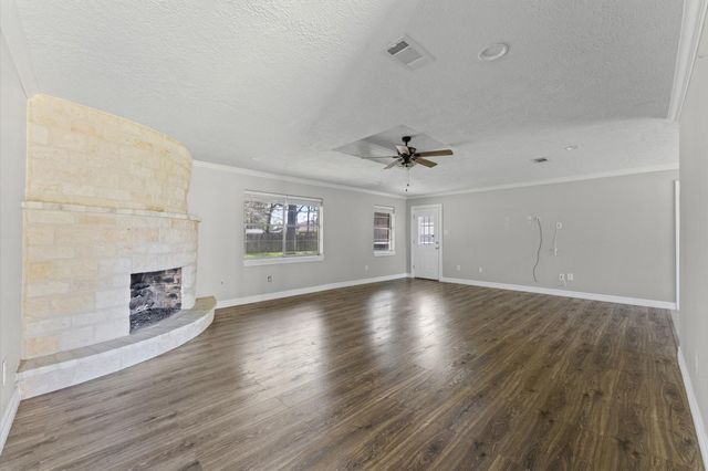 2702 Crowell Lane, Baytown, TX 77521