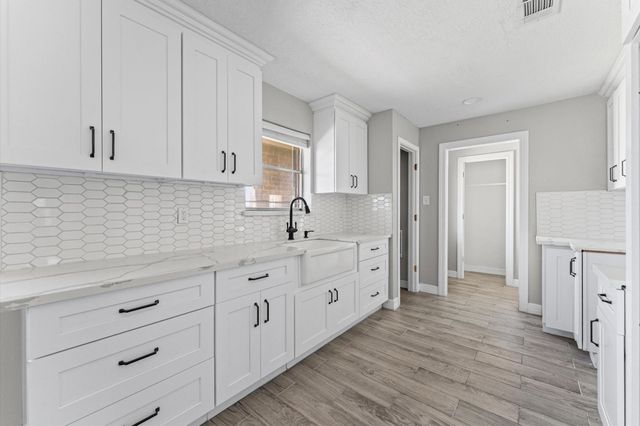 2702 Crowell Lane, Baytown, TX 77521