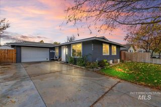 225 W Maple Avenue, Meridian, ID 83642