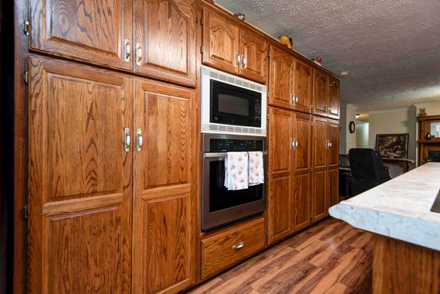 2369 N Farm Road 101, Springfield, MO 65802