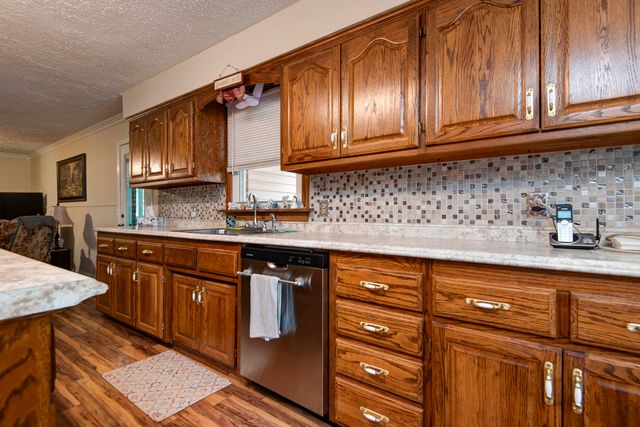 2369 N Farm Road 101, Springfield, MO 65802