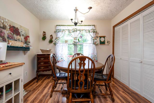2369 N Farm Road 101, Springfield, MO 65802