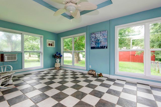 2369 N Farm Road 101, Springfield, MO 65802