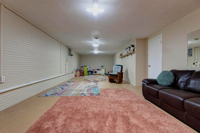 2369 N Farm Road 101, Springfield, MO 65802