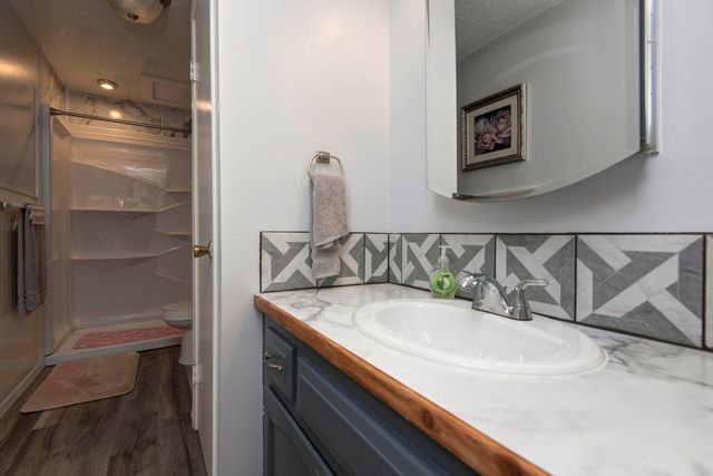 2369 N Farm Road 101, Springfield, MO 65802