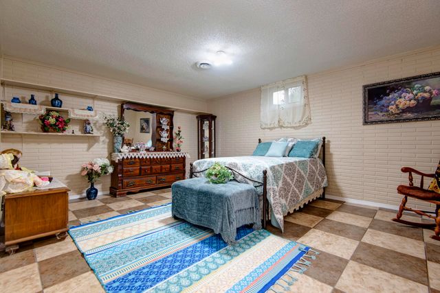 2369 N Farm Road 101, Springfield, MO 65802