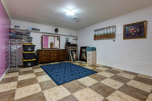 2369 N Farm Road 101, Springfield, MO 65802