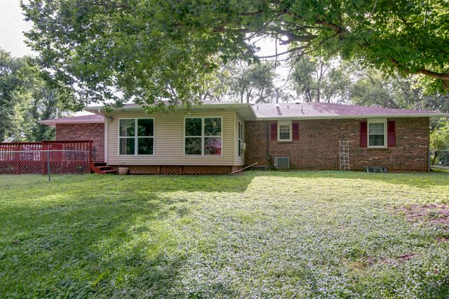 2369 N Farm Road 101, Springfield, MO 65802