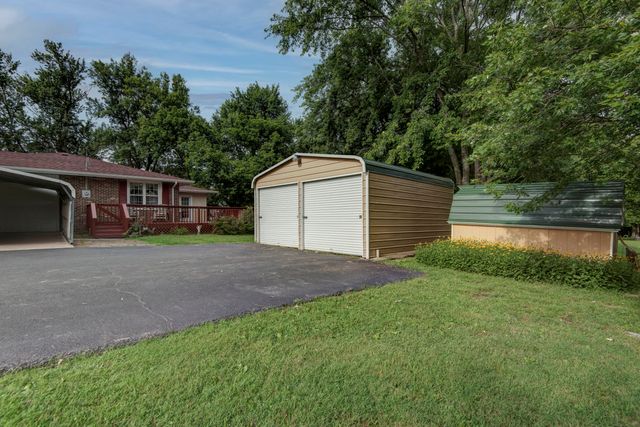 2369 N Farm Road 101, Springfield, MO 65802
