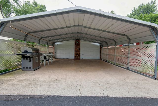 2369 N Farm Road 101, Springfield, MO 65802